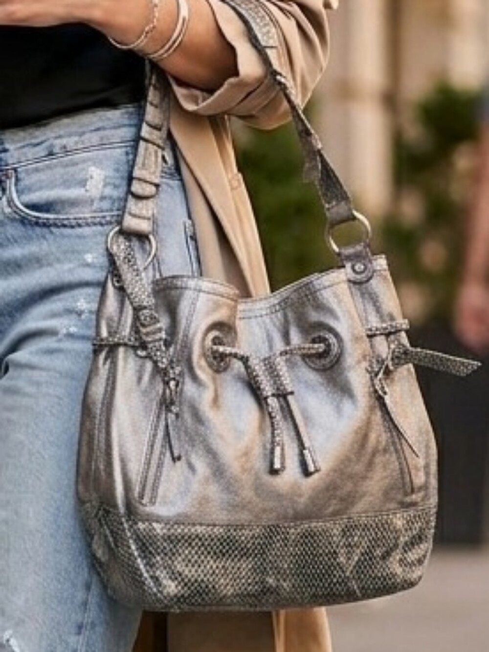 B. Makowsky Vintage Silver Leather Hobo Shoulder Handbag